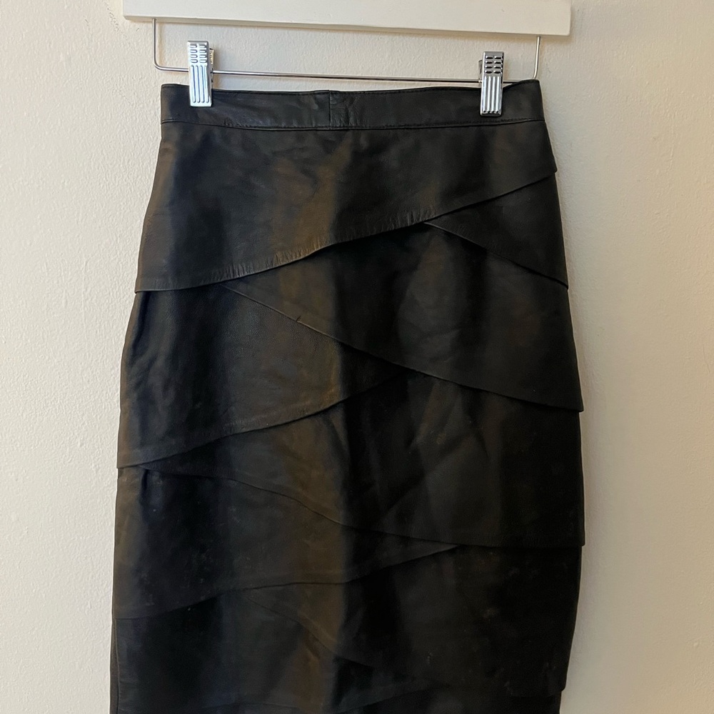 Chic Black Leather Layered Pencil Skirt made in Germany